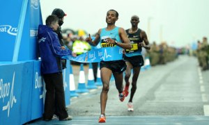Bekele Holds off Farah at Great North Run
