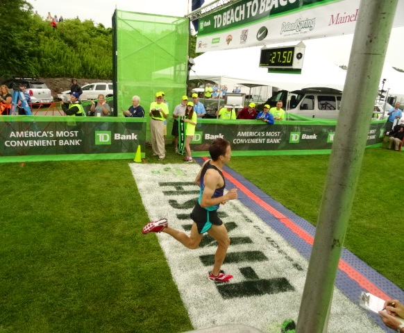 Dartmouth grad Ben True powers home in 3rd in 27:50, continuing his ascent toward the top.