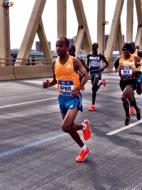 Lusapho April leads over Willis Avenue Bridge at 20 miles