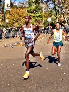 Wislon Kipsang battles Lelisa Desisa for New York title.